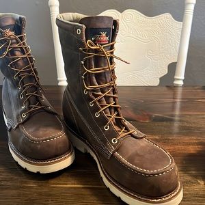 American heritage 8” trail crazy horse Thorogood Boot.